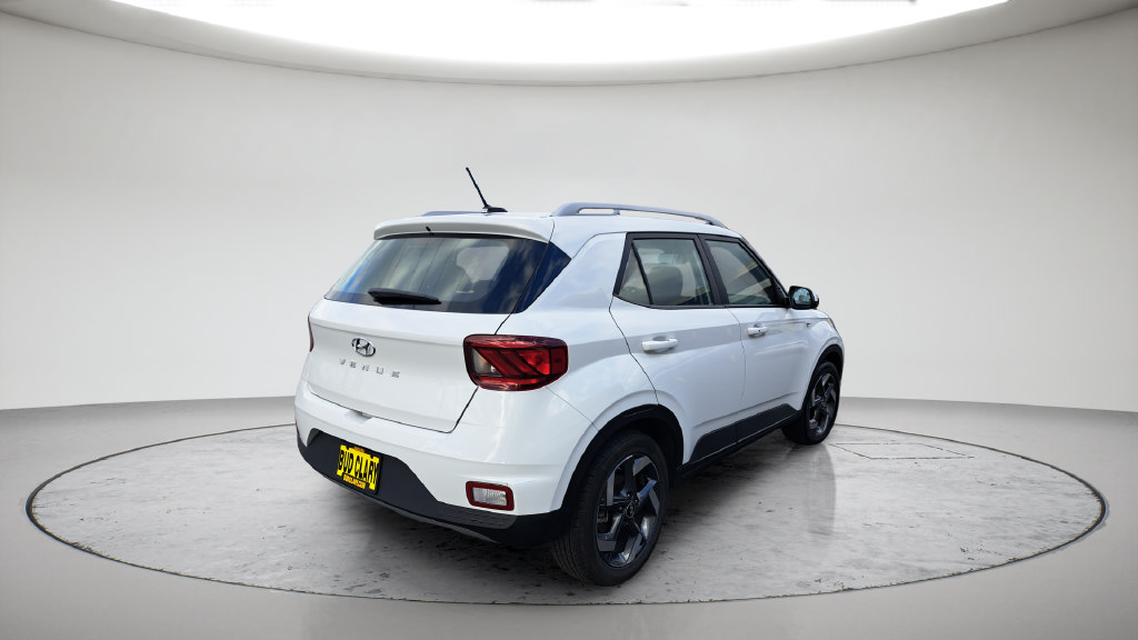 Used 2026 Hyundai Venue SEL FWD image 17