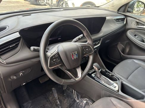 Used 2025 Buick Encore GX Preferred AWD/4WD image 33