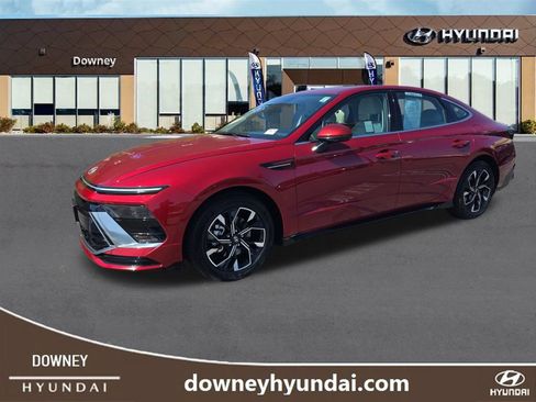 Used 2025 Hyundai Sonata SEL FWD image 1