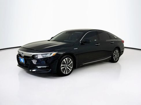 Used 2020 Honda Accord Touring image 3