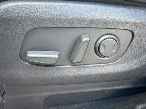 Certified 2024 Kia Carnival LX image 28