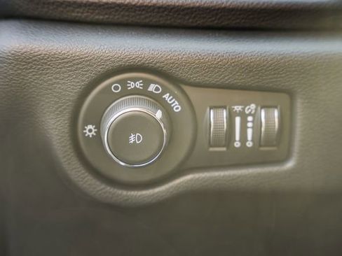 New 2026 Chrysler Pacifica Select FWD image 47