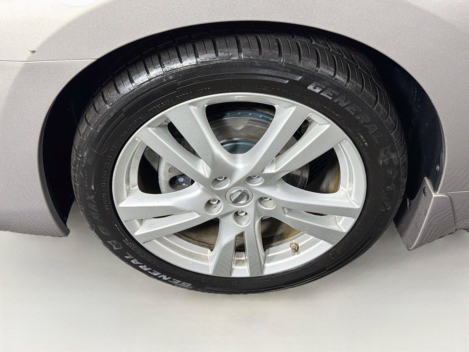 Used 2013 Nissan Altima 3.5 SL w/ Technology Pkg FWD image 34