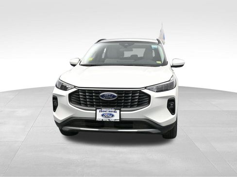 New 2025 Ford Escape SE image 3