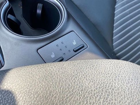 Used 2023 Toyota Camry SE FWD image 11
