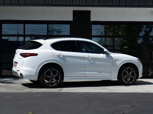 Used 2020 Alfa Romeo Stelvio Ti w/ Active Blind Spot Package AWD/4WD image 68