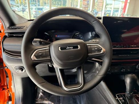 New 2026 Jeep Compass Latitude image 18