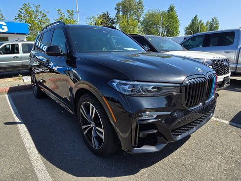 Used 2021 BMW X7 xDrive40i w/ M Sport Package AWD/4WD image 2