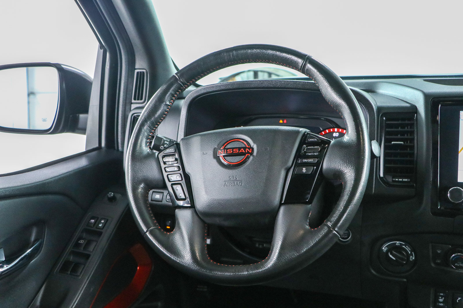 Used 2023 Nissan Frontier PRO-4X w/ Pro-4X Premium Package AWD/4WD image 13