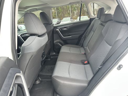 Certified 2025 Toyota RAV4 XLE image 31
