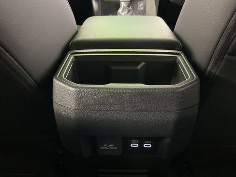 Used 2024 Toyota Tacoma Limited image 11