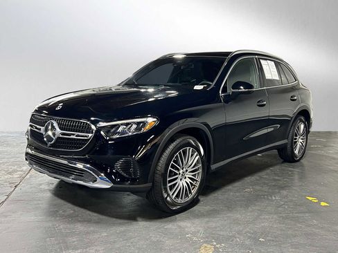 Used 2025 Mercedes-Benz GLC 300 4MATIC image 7