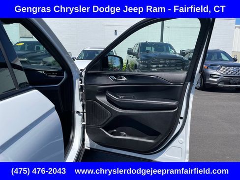 Certified 2023 Jeep Grand Cherokee L Laredo AWD/4WD image 9