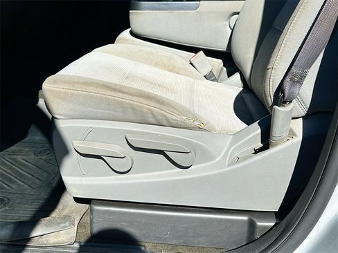 Used 2017 Chevrolet Silverado 1500 Custom w/ Custom Convenience Package image 9