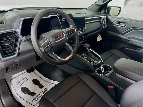 New 2026 GMC Canyon Elevation image 9