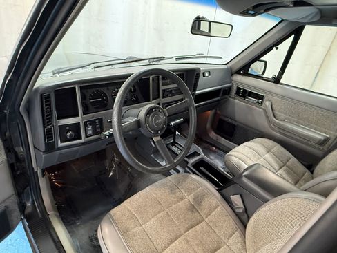 Used 1990 Jeep Cherokee Laredo RWD image 21