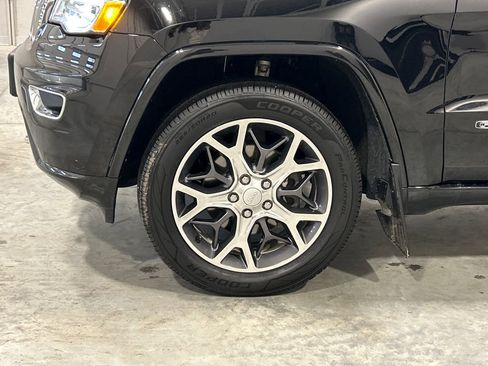 Used 2019 Jeep Grand Cherokee Overland image 11