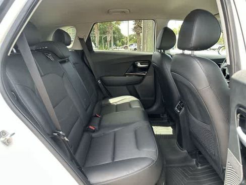 Used 2017 Kia Niro FWD image 26