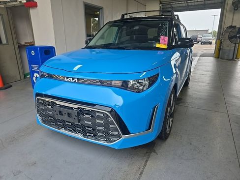 Used 2024 Kia Soul GT-Line FWD image 2
