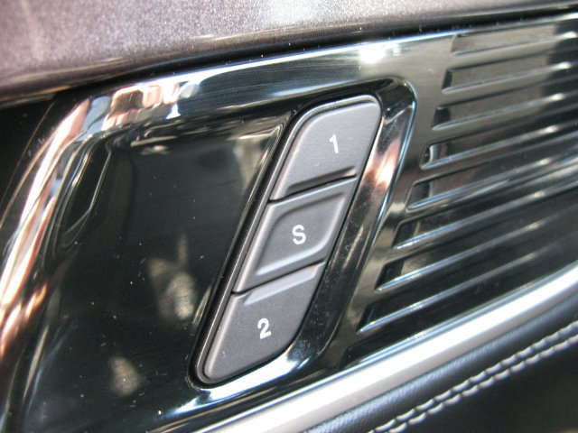 Used 2023 Jeep Wagoneer 4WD w/ Premium Group I image 19