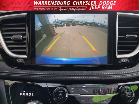 New 2026 Chrysler Pacifica Select FWD image 23