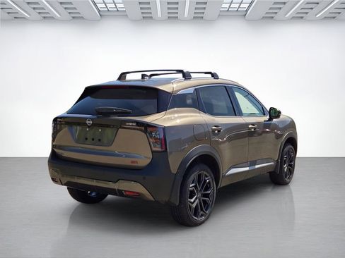 New 2026 Nissan Kicks SR FWD image 4