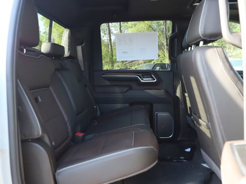 Used 2025 GMC Sierra 3500 Denali w/ Denali Reserve Package AWD/4WD image 15