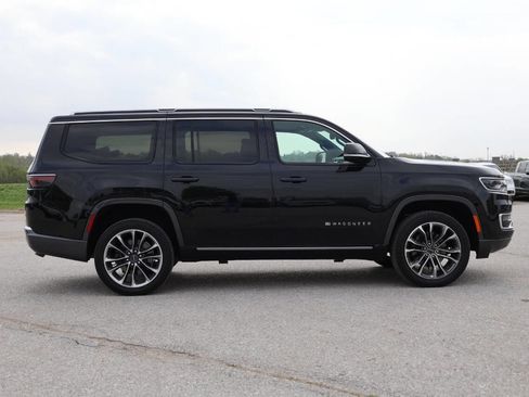 Used 2022 Jeep Wagoneer Series III w/ Premium Group I image 7