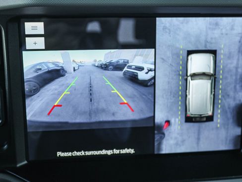 Used 2023 Ford Bronco Badlands image 25