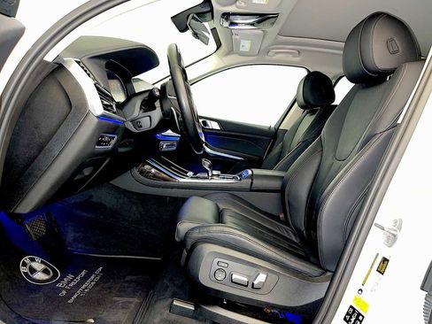 Used 2021 BMW X7 xDrive40i image 9