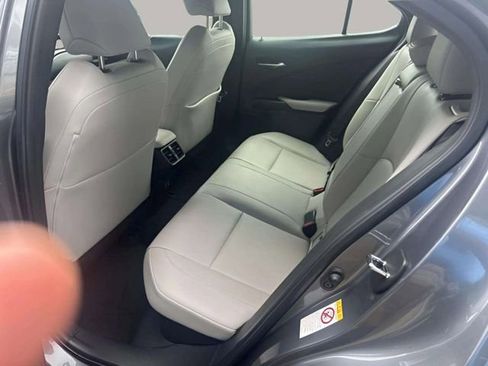 Used 2019 Lexus UX 250h AWD/4WD image 14