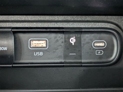 Used 2025 Kia Sportage SX image 23