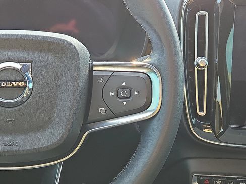 Used 2023 Volvo C40 P8 Recharge Ultimate AWD/4WD image 21