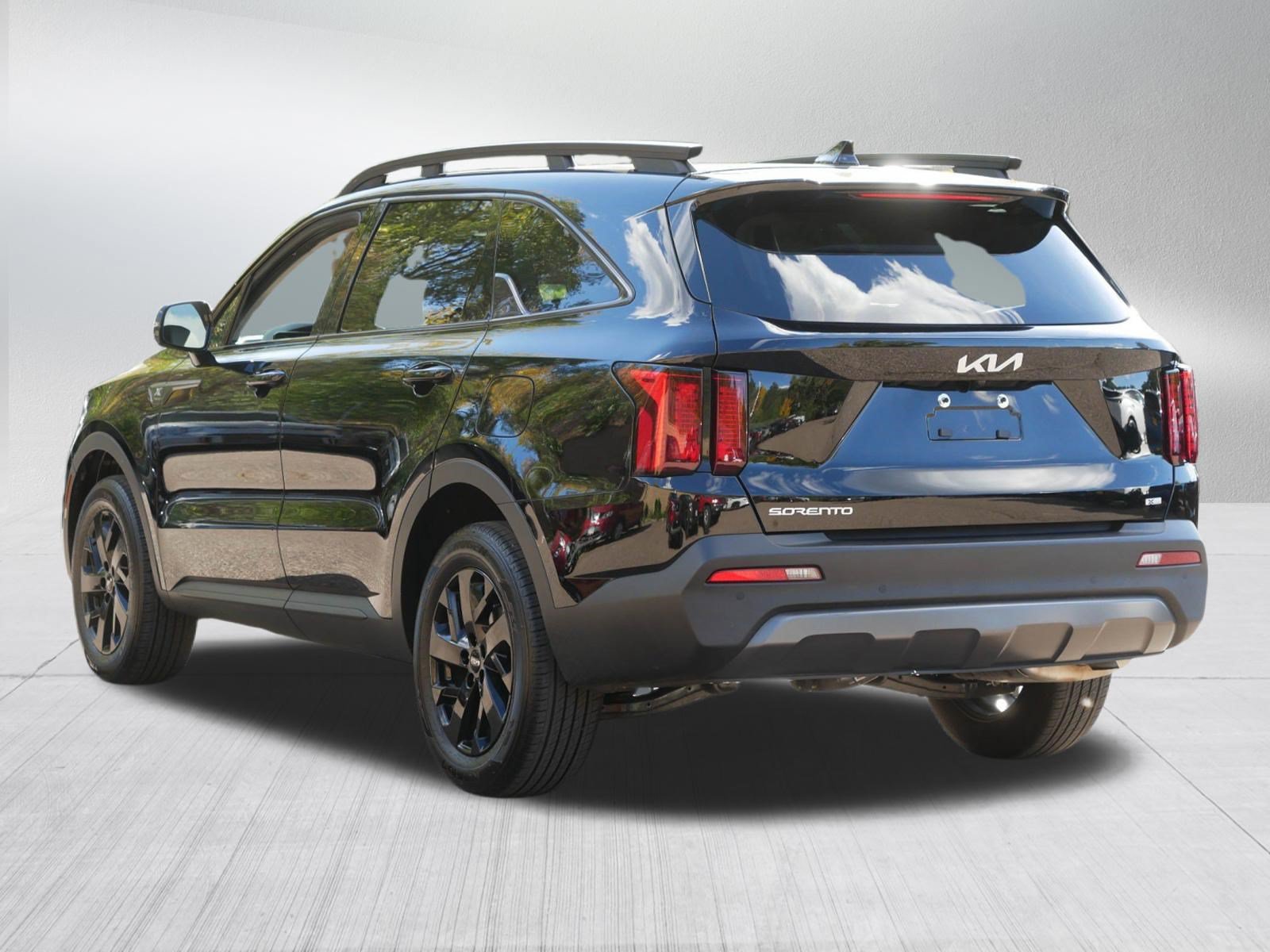 Certified 2023 Kia Sorento S w/ Panoramic Sunroof Package AWD/4WD image 5