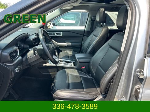 Used 2022 Ford Explorer XLT w/ Equipment Group 202A AWD/4WD image 9