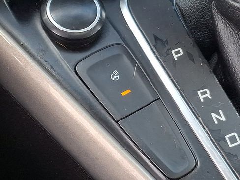 Used 2017 Ford Focus Titanium image 25