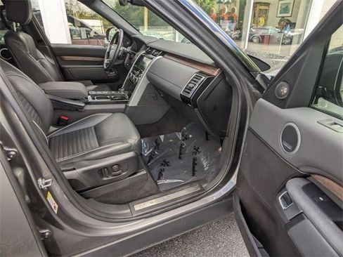 Used 2018 Land Rover Discovery HSE image 10