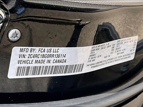 Used 2024 Chrysler Pacifica Touring-L FWD image 17