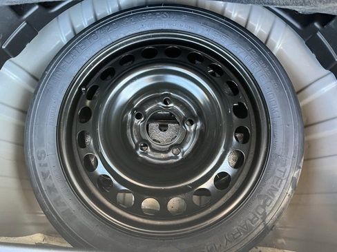 Used 2020 Chevrolet Equinox LT image 8