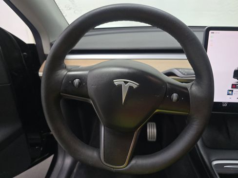 Used 2022 Tesla Model Y Performance image 5