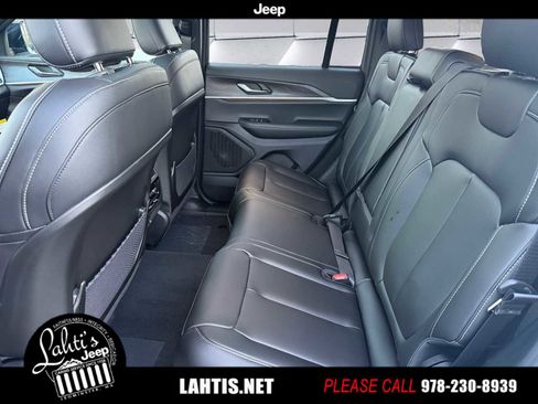 New 2025 Jeep Grand Cherokee Limited image 11