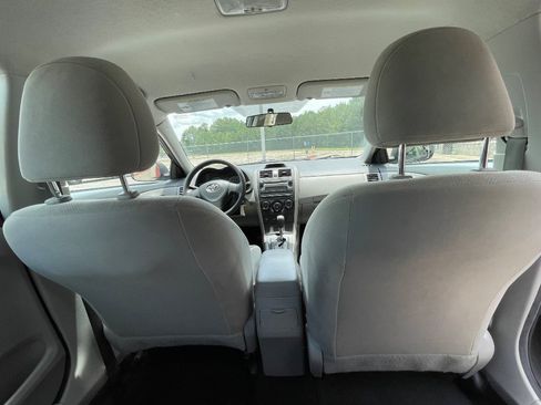 Used 2013 Toyota Corolla L FWD image 30