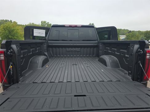 New 2026 GMC Sierra 2500 Denali w/ Denali Reserve Package image 12