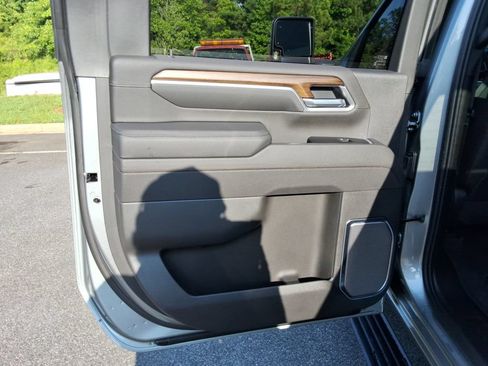 Used 2026 Chevrolet Silverado 2500 High Country w/ High Country Premium Package AWD/4WD image 19