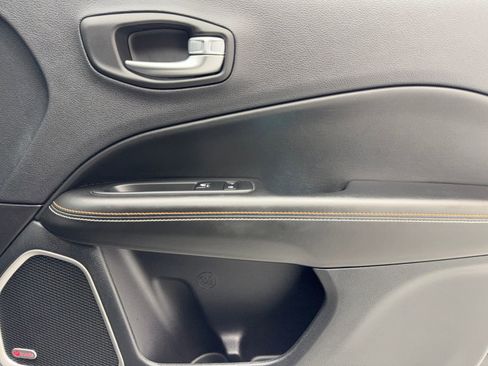 Used 2018 Jeep Compass Latitude w/ Popular Equipment Group image 41