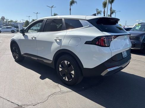 Certified 2026 Kia Sportage LX FWD image 9