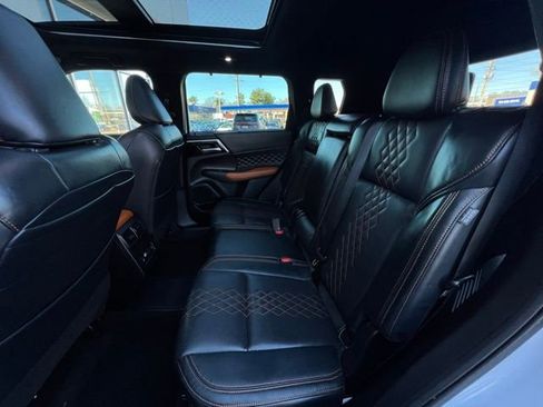 Used 2023 Mitsubishi Outlander SEL image 27