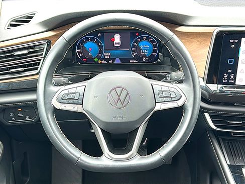 Used 2025 Volkswagen Atlas SE FWD image 28