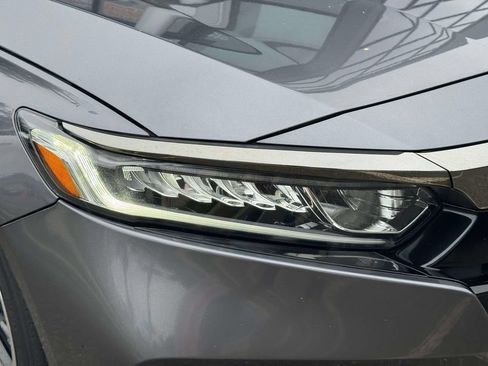 Used 2018 Honda Accord Sport image 8