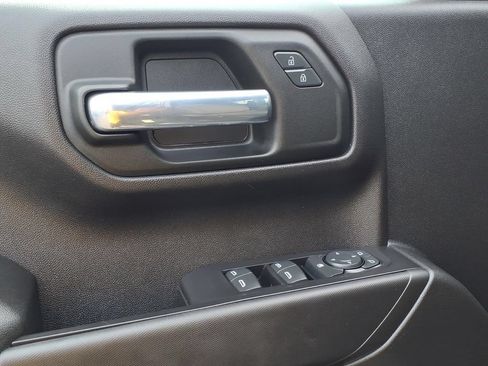 Used 2021 Chevrolet Silverado 1500 Custom w/ Safety Confidence Package AWD/4WD image 4